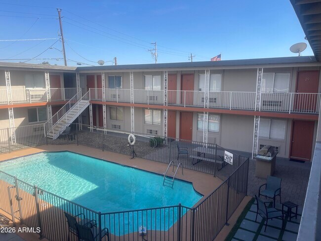 Photo - 4130 N 12th St Unidad OFC