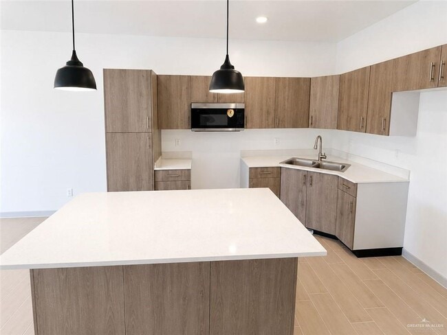 217 N 7th St Unit 2