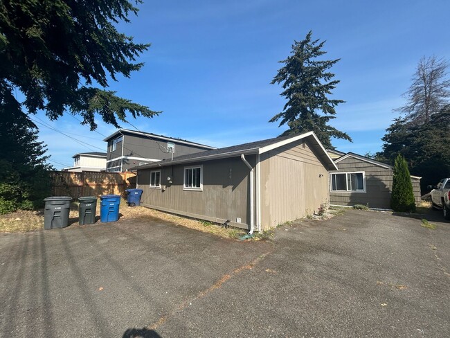 Building Photo - 850 SW 136th St