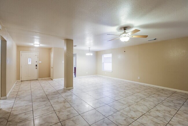 15515 Waverly Dr
