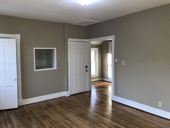 Photo - 909 Margaret St Unit Upper Level #2
