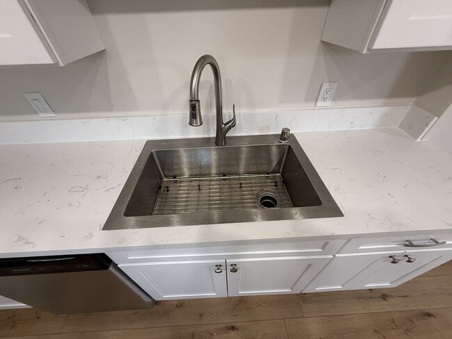 Photo - 3 brd, 1 bath located in the Chandler Bike Path Neighborhood