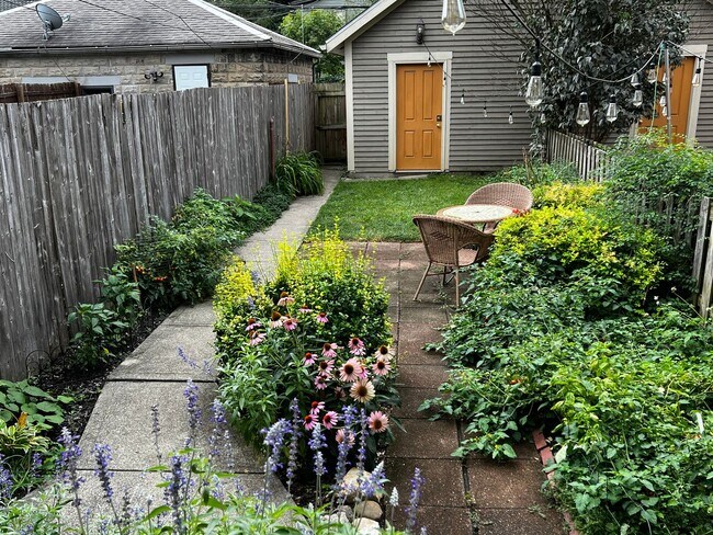 Photo - 221-223-223 E Whittier St Unit 223