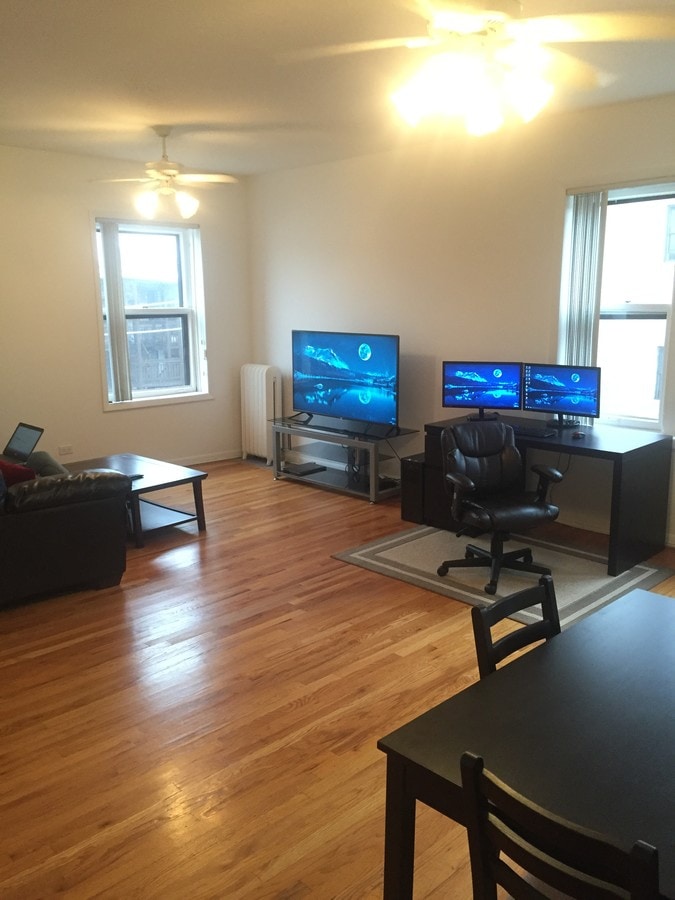Photo - 1337 W Addison St Apartment