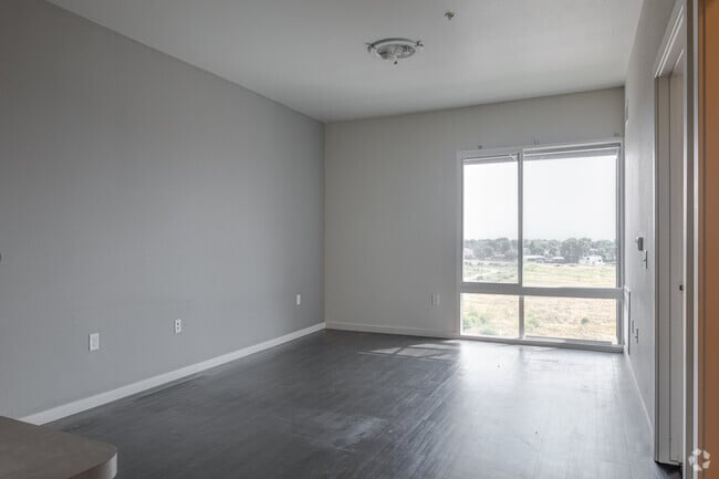 1BR, 1BA - 725SF