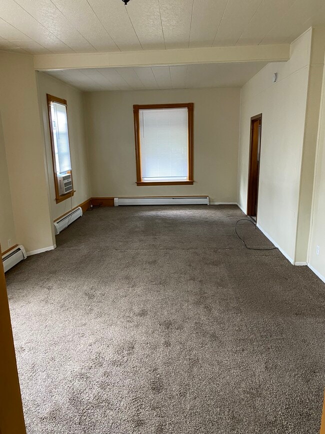 Photo - 715 6th St SW