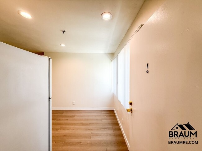 Building Photo - 1537 Franklin St Rental