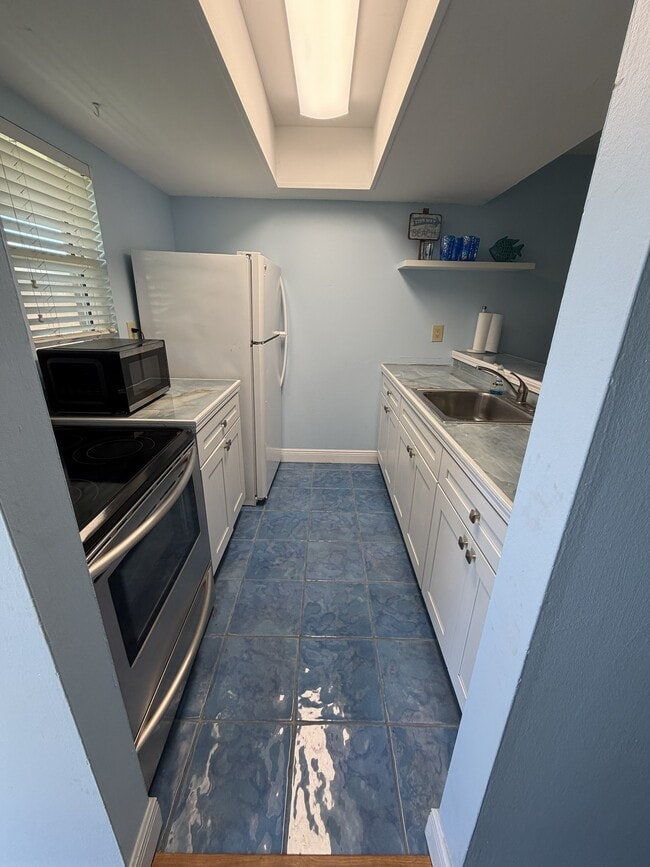 Building Photo - 12760 Indian Rocks Rd Unit 610