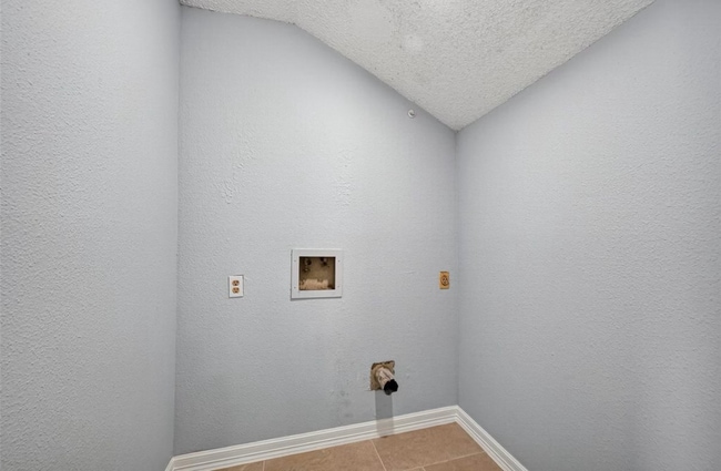 Photo - 7706 Miller Glen Ln