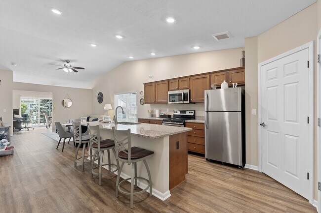 Photo - Redwood Brownstown Telegraph Road