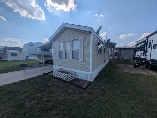 Photo - 117 Peach St