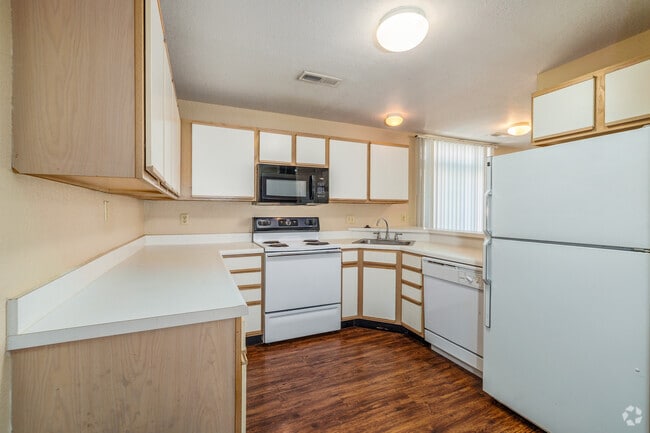 3BD, 2BA - 1200SF - Kitchen