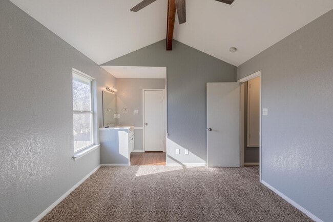 Photo - Rawhide Loop, 317/319 Unit 317