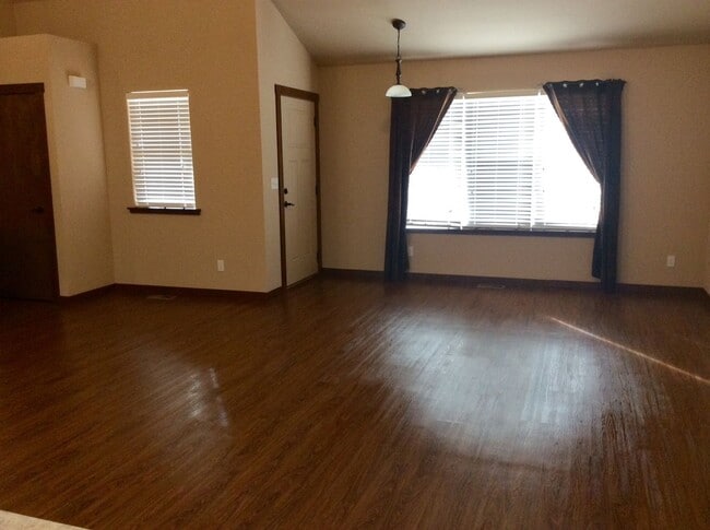 Photo - 3 bedroom, 2.5 bath Town home