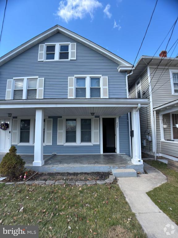 Building Photo - 227 S Rosemont Ave Rental