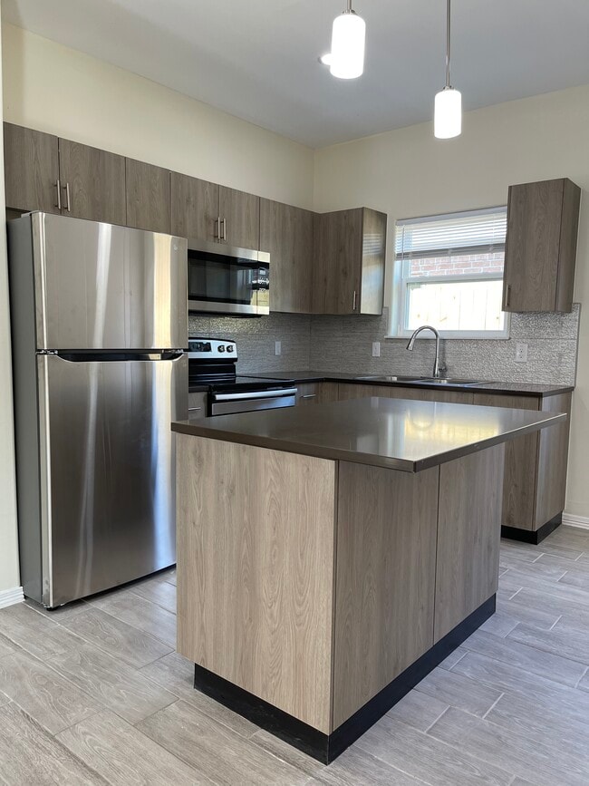 Photo - 1613 W Broome St Apartments Unit 1