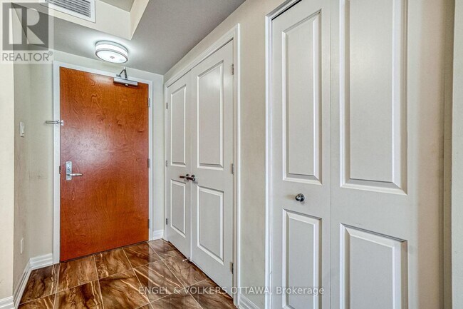 Photo - 195 Besserer St Unité 804