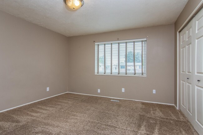 Photo - 1585 Rundquist Dr