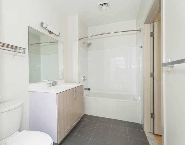 Photo - 320 D St Unidad 337