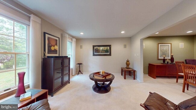 Photo - 5803 Hall St