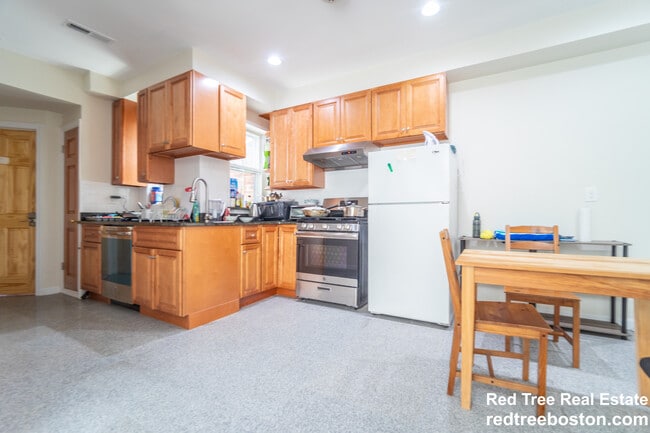 Photo - 184 Northampton St Unit 4