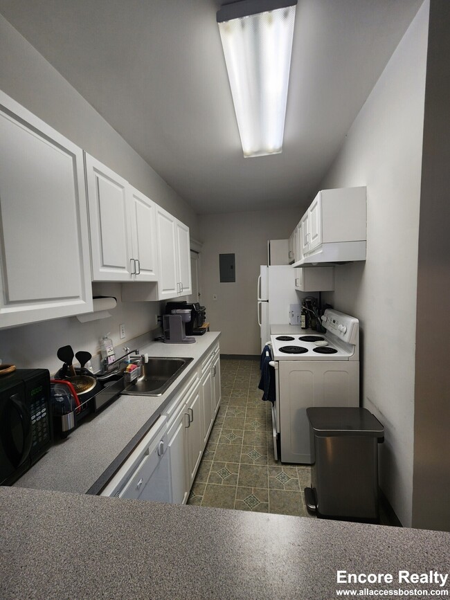 Photo - 11 Stearns Rd Unit 4