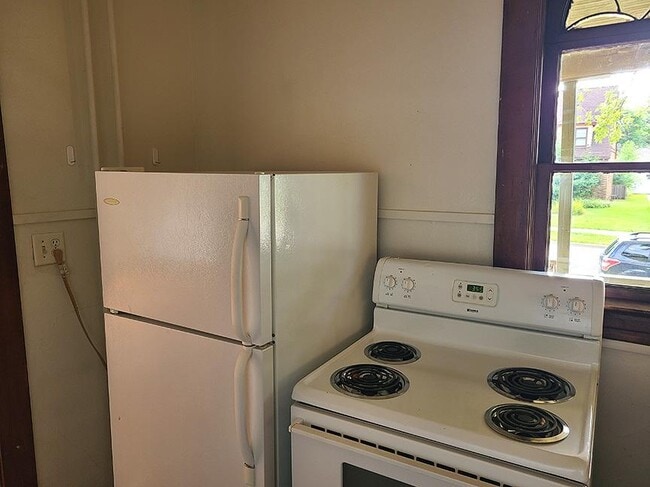 Photo - 1020 2nd Ave W