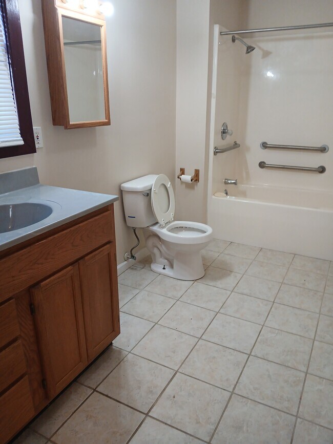 Photo - 709 S Poplar St