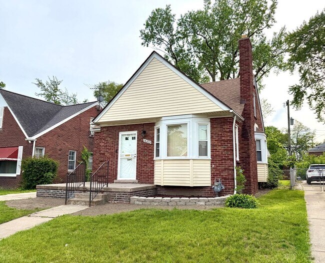 Photo - 18235 Tracey St
