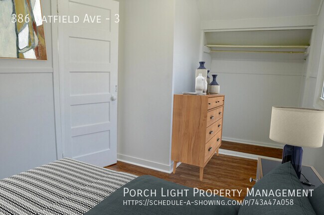 Photo - Renovated 1 Bedroom Loft - Lots of Natural Light - Brand New Upgrades Unit 3