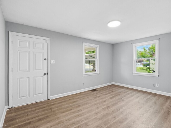 Photo - 4 Bedroom/1 Bathroom Home with Fenced Yard Available in SE Roanoke!