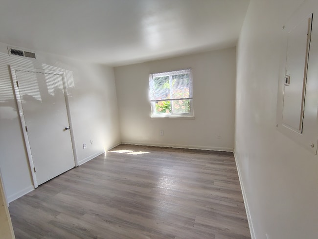 Building Photo - 600 Reusens Rd Rental