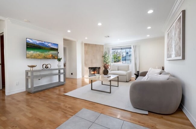 Photo - 525 N Orange Dr Unit .5