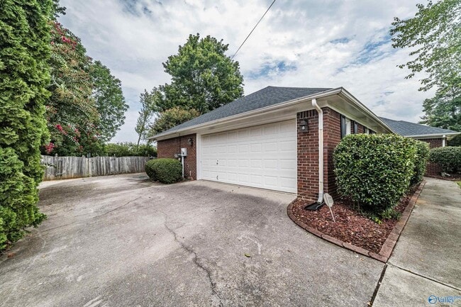 Photo - 139 Clubhouse Ln
