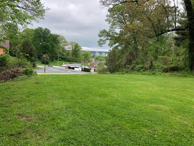 Photo - 1505 Rugby Rd