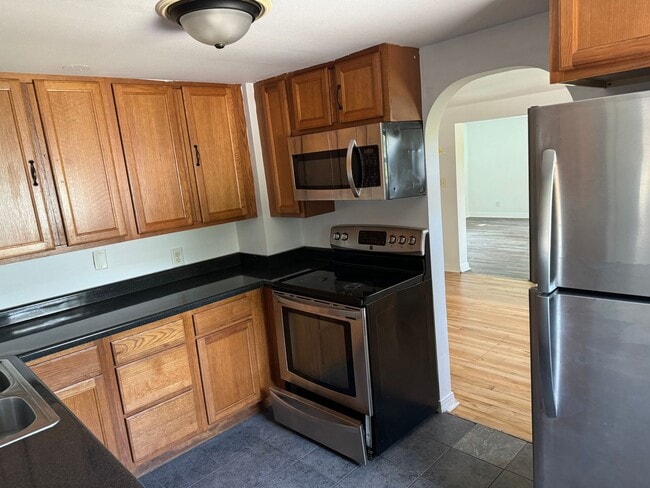 Photo - City Close, Country Feel – Charming Madiso...