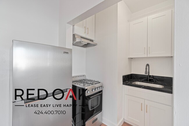 Photo - Gorgeous Studio Featuring Loads of Natural... Unit 305