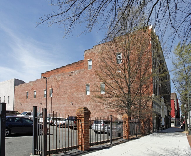 Photo - 11 E Broad St