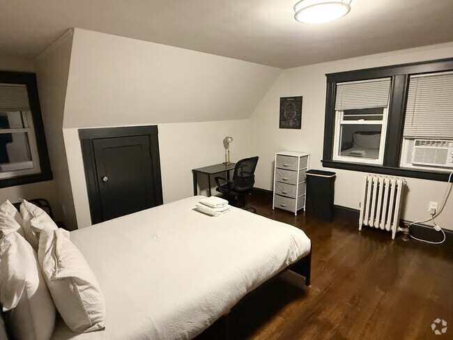 Building Photo - 50 Sprague St Rental