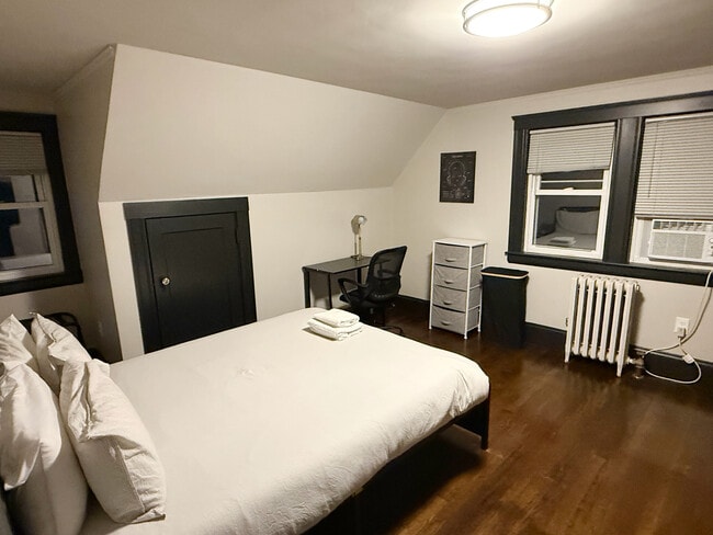 Building Photo - 50 Sprague St Rental