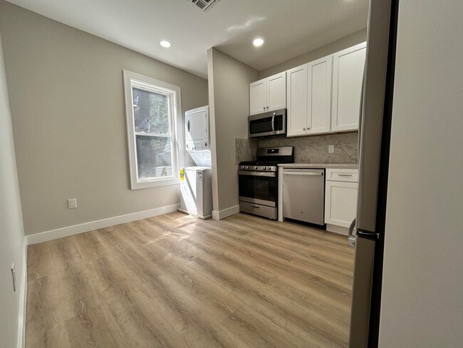 Photo - 115 CARTERET Ave Unidad 2