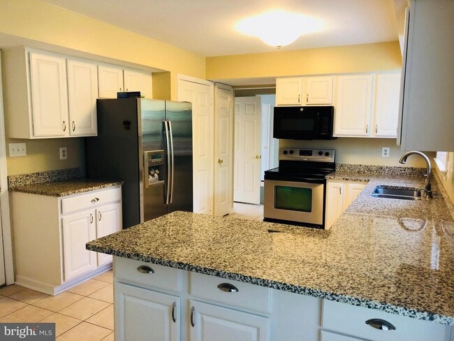 Photo - 15860 Montview Dr