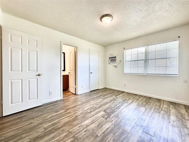 Photo - 1015 Gardner Rd