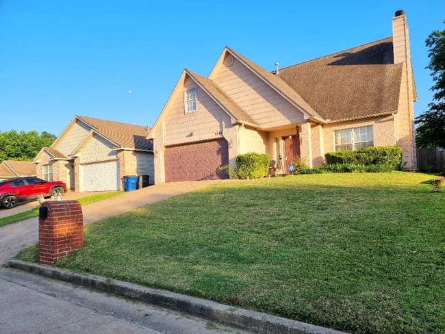 Building Photo - 2542 W 66th Pl