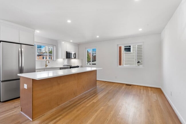 Photo - 618 19th St S Condo