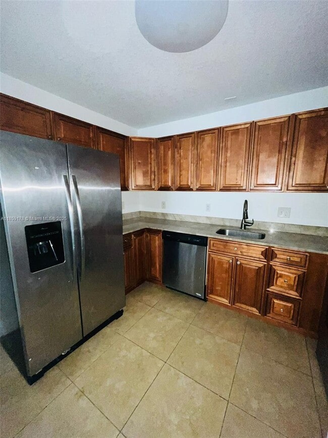 Building Photo - 7701 SW 10th Ct Unit B Rental