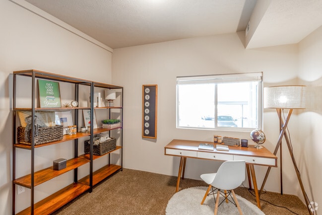 2BR, 2BA - 1,112 SF