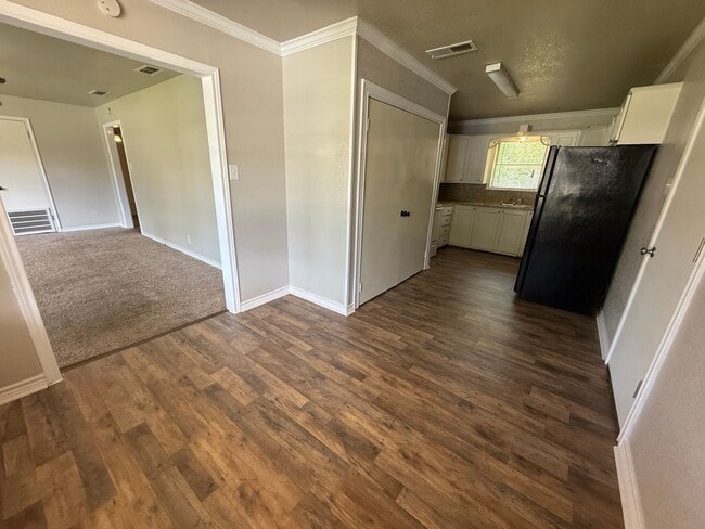 Photo - 114 S Hearon Dr