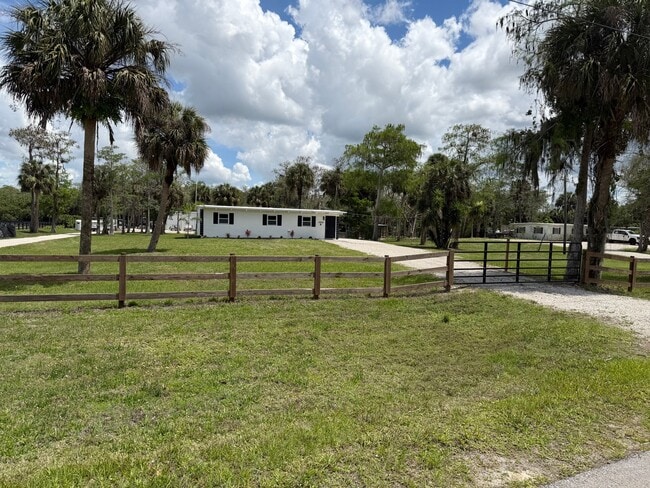 Photo - 1818 Richards St