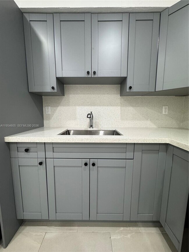 Photo - 6304 Buchanan St